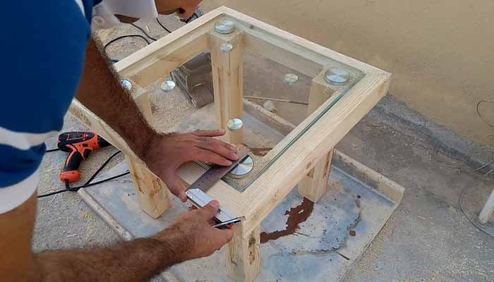 How to Attach Wood to Glass