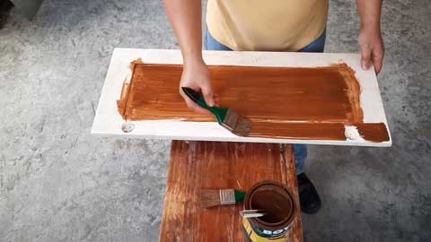 How Many Layers of Varnish are Necessary for Cabinets