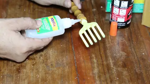 How to Attach Plastic to Wood