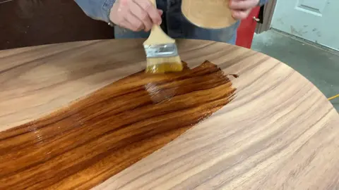 Varnish Application Tools for Pine Surface