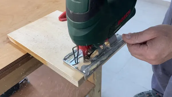 Additional Tips For Cutting With Jigsaw