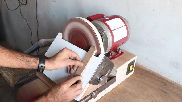 Advantages of Sanding Wood with a Bench Grinder