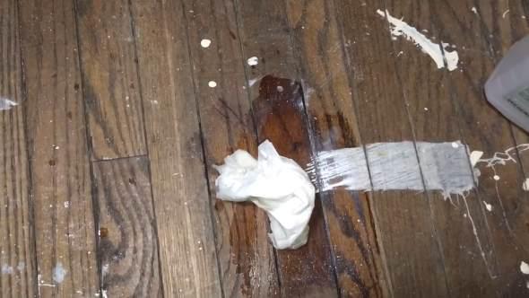 How Long Does it Take to Remove Dried Latex Paint From Hardwood Floors