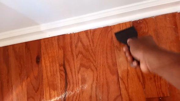 Safety Precautions to Take Before Removing Dried Latex Paint From Hardwood Floors
