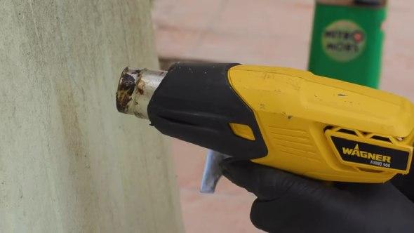 What's the Right Temperature for Removing Paint From Wood Door Frames Using a Heat Gun