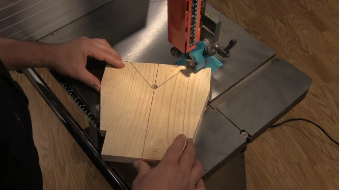 How to Cut a 45 Degree Angle with a Bandsaw