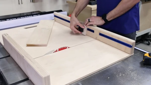 Does a Crosscut Sled Prevent Kickback